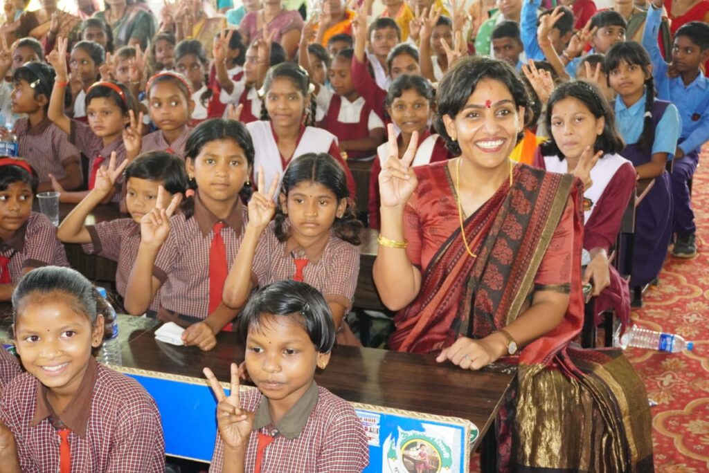 गिफ्ट अ डेस्_क घंसौर कार्यक्रम 9